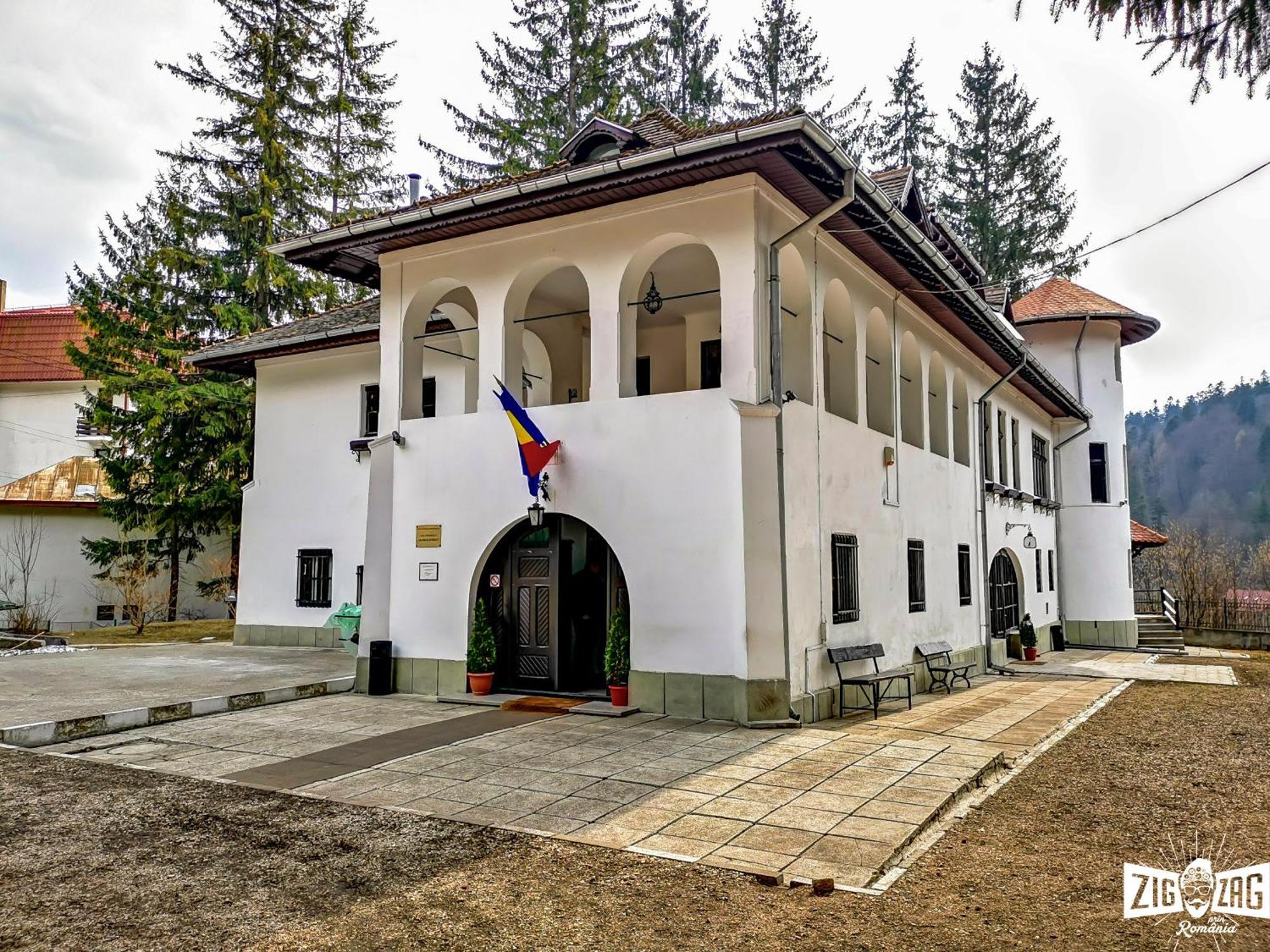 Casa Mikha *